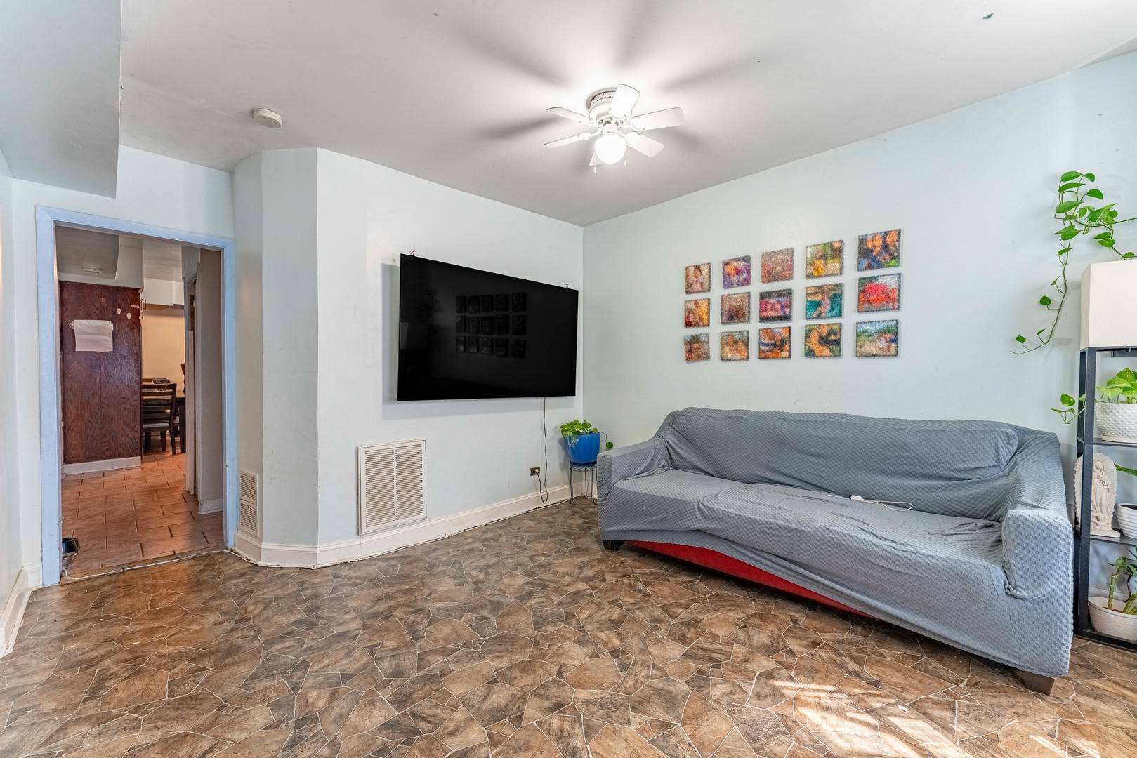 2927 N Avers AVE, Chicago, IL 60618