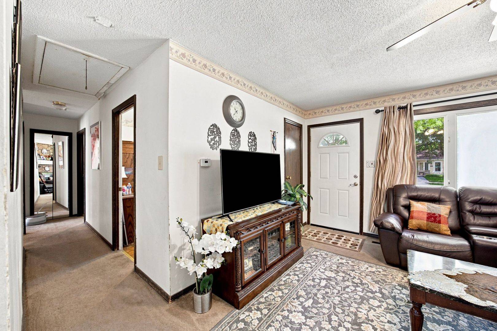 1725 Evergreen AVE, Hanover Park, IL 60133