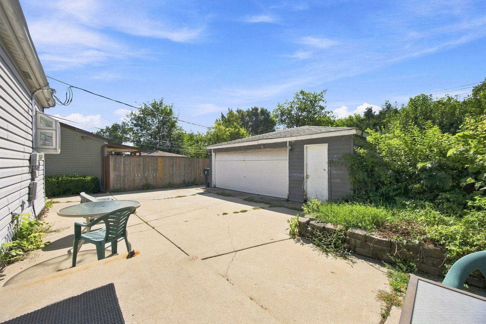 1725 Evergreen AVE, Hanover Park, IL 60133