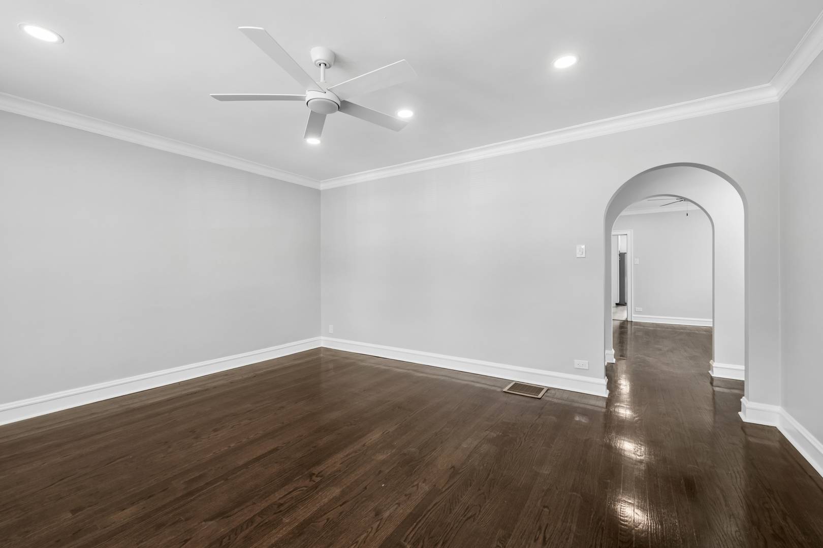 1433 S 14th AVE, Maywood, IL 60153