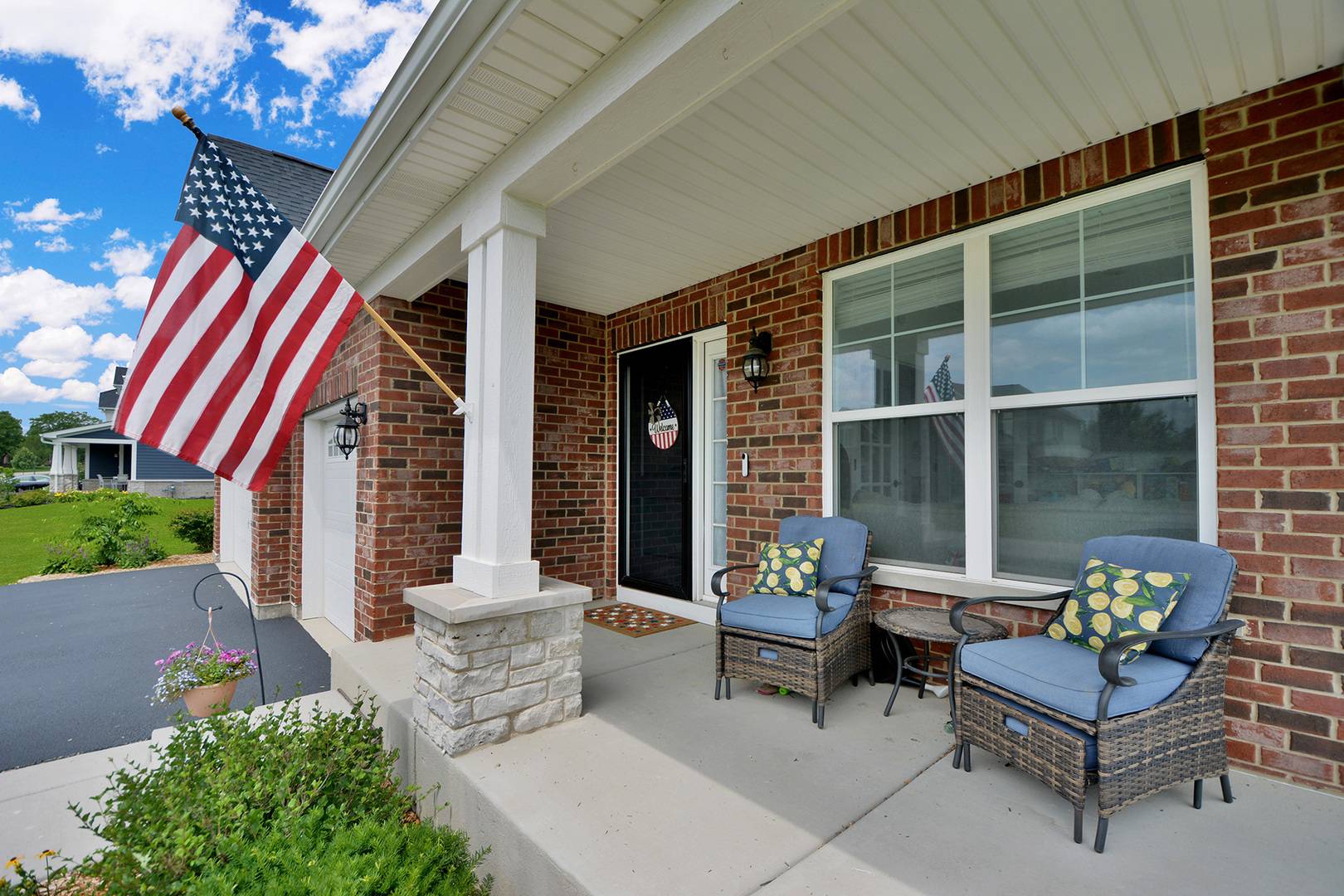 10 Crystal Downs DR, Hawthorn Woods, IL 60047