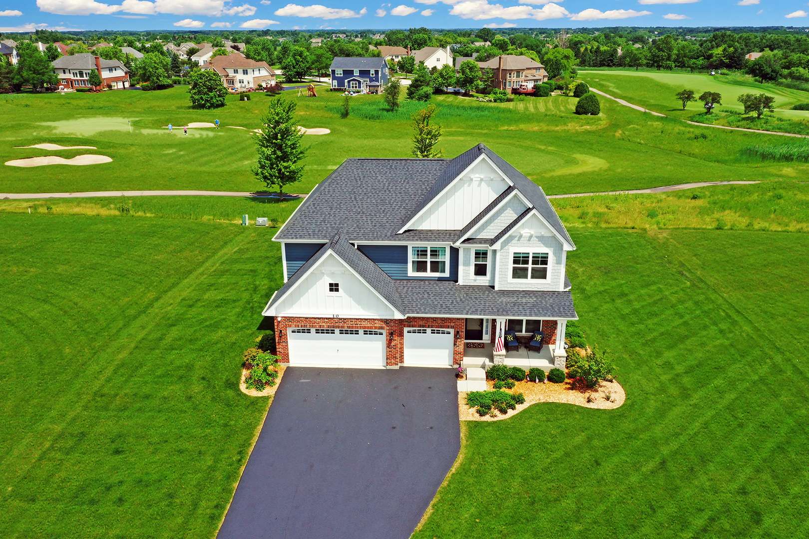 10 Crystal Downs DR, Hawthorn Woods, IL 60047