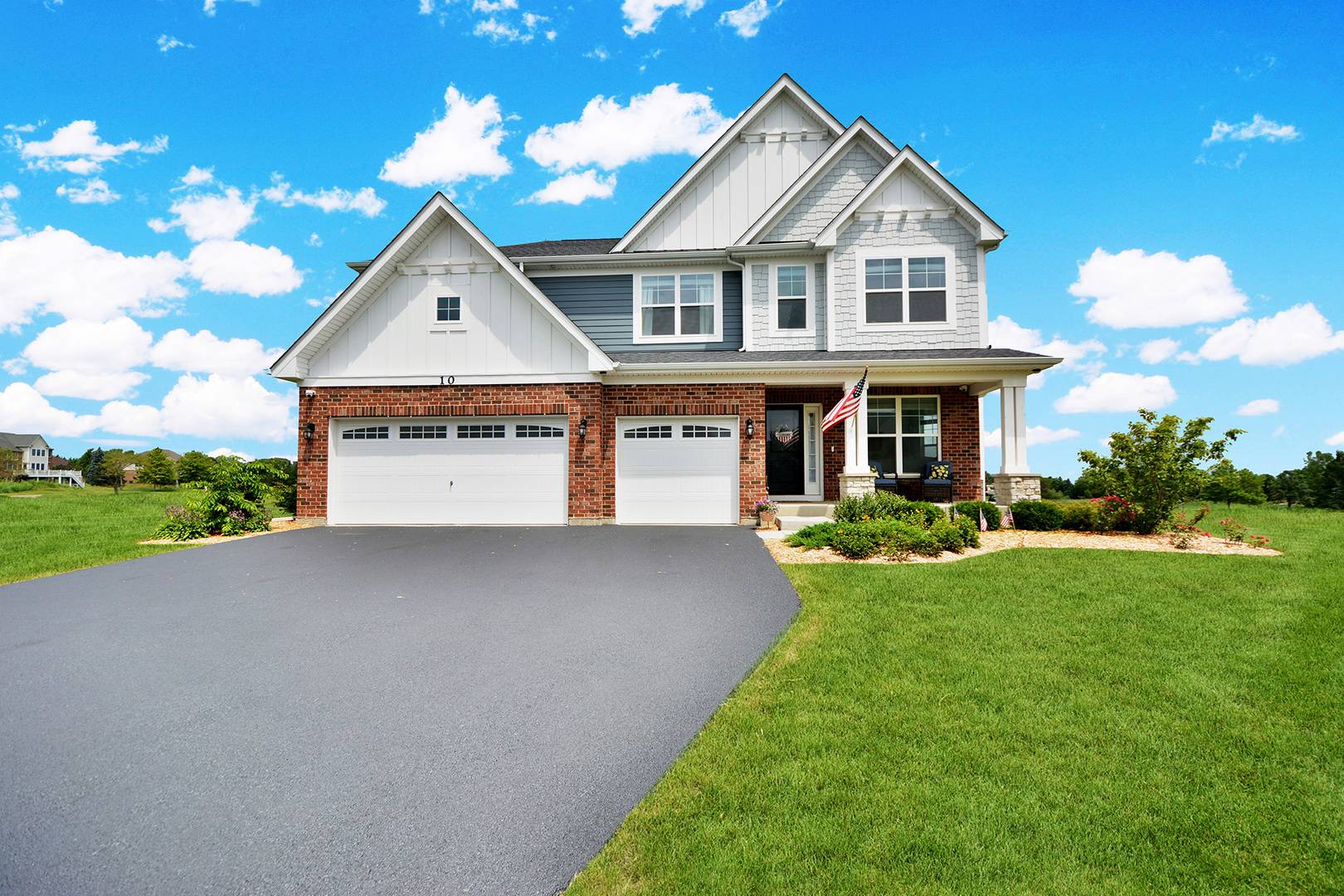 10 Crystal Downs DR, Hawthorn Woods, IL 60047