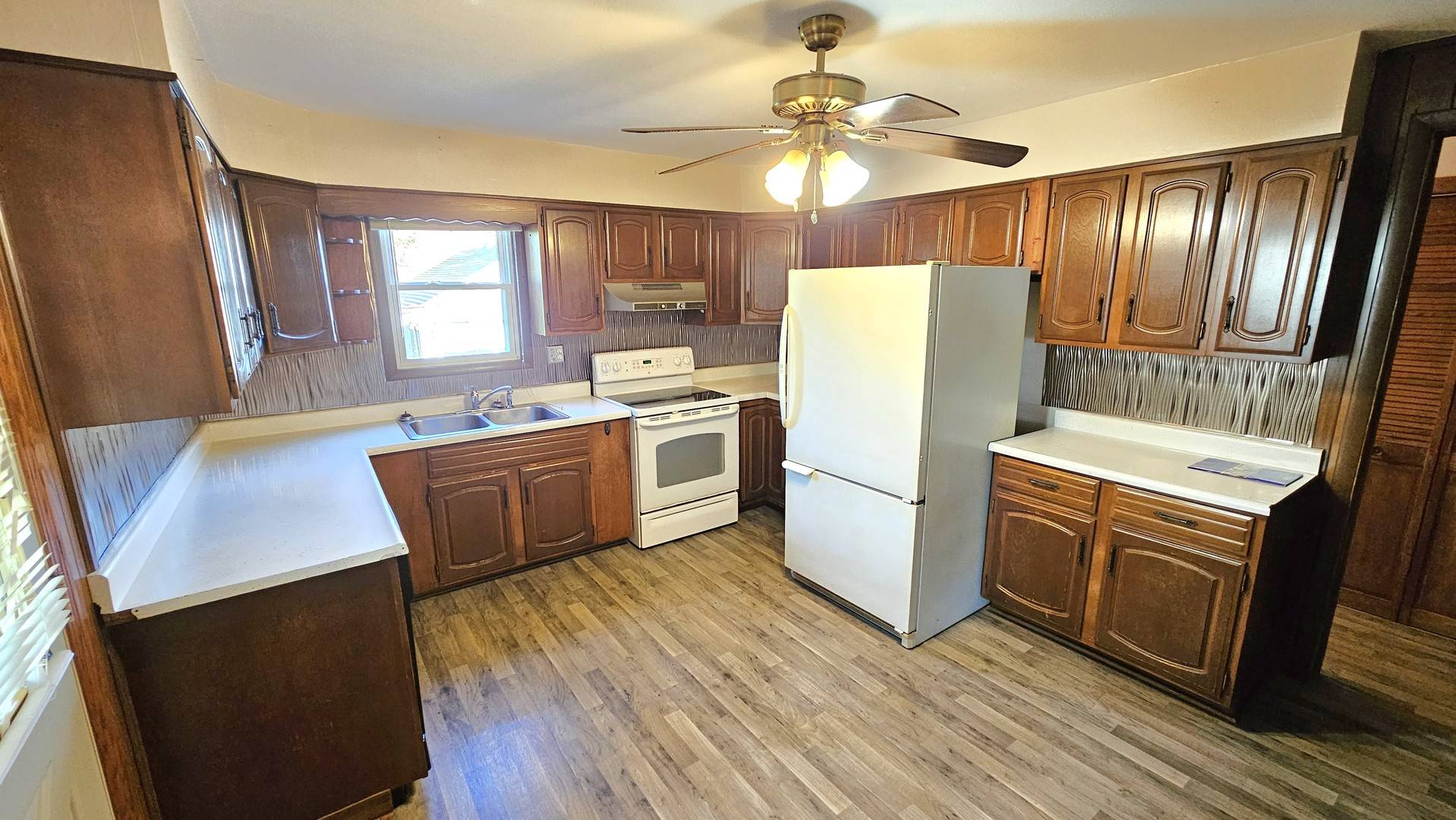 616 Julien ST, Belvidere, IL 61008