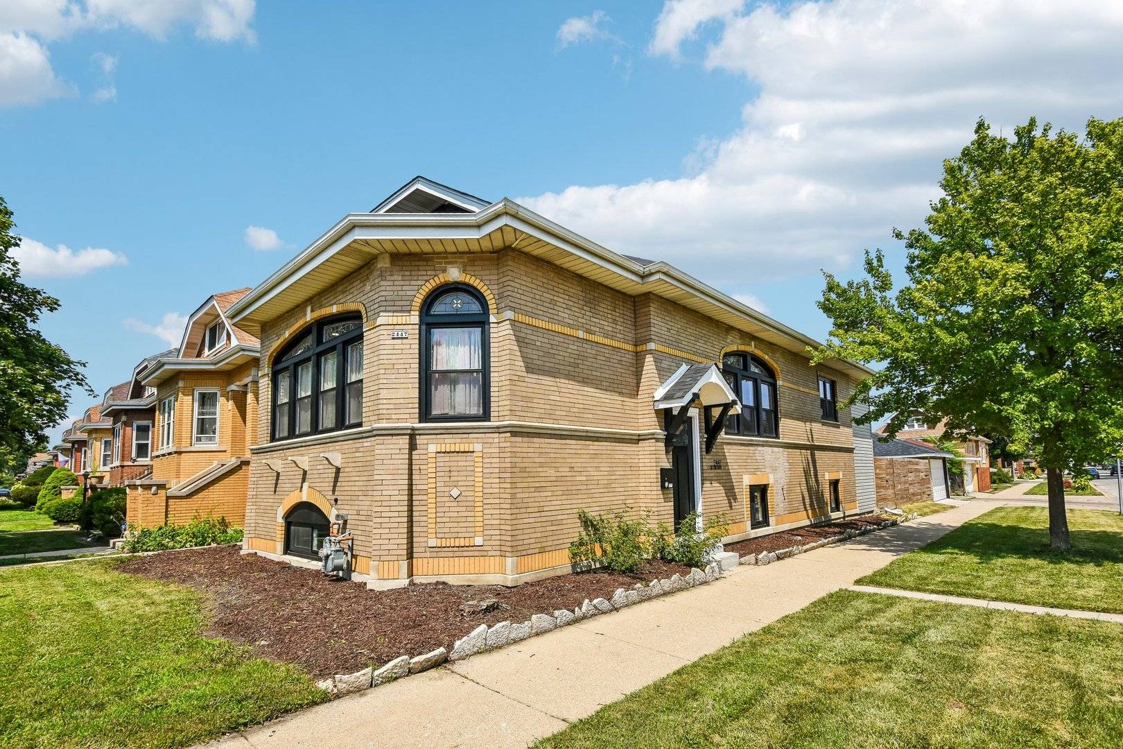2447 Oak Park AVE, Berwyn, IL 60402