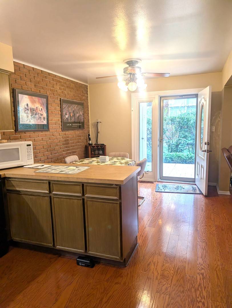90 N Dee RD #90, Park Ridge, IL 60068