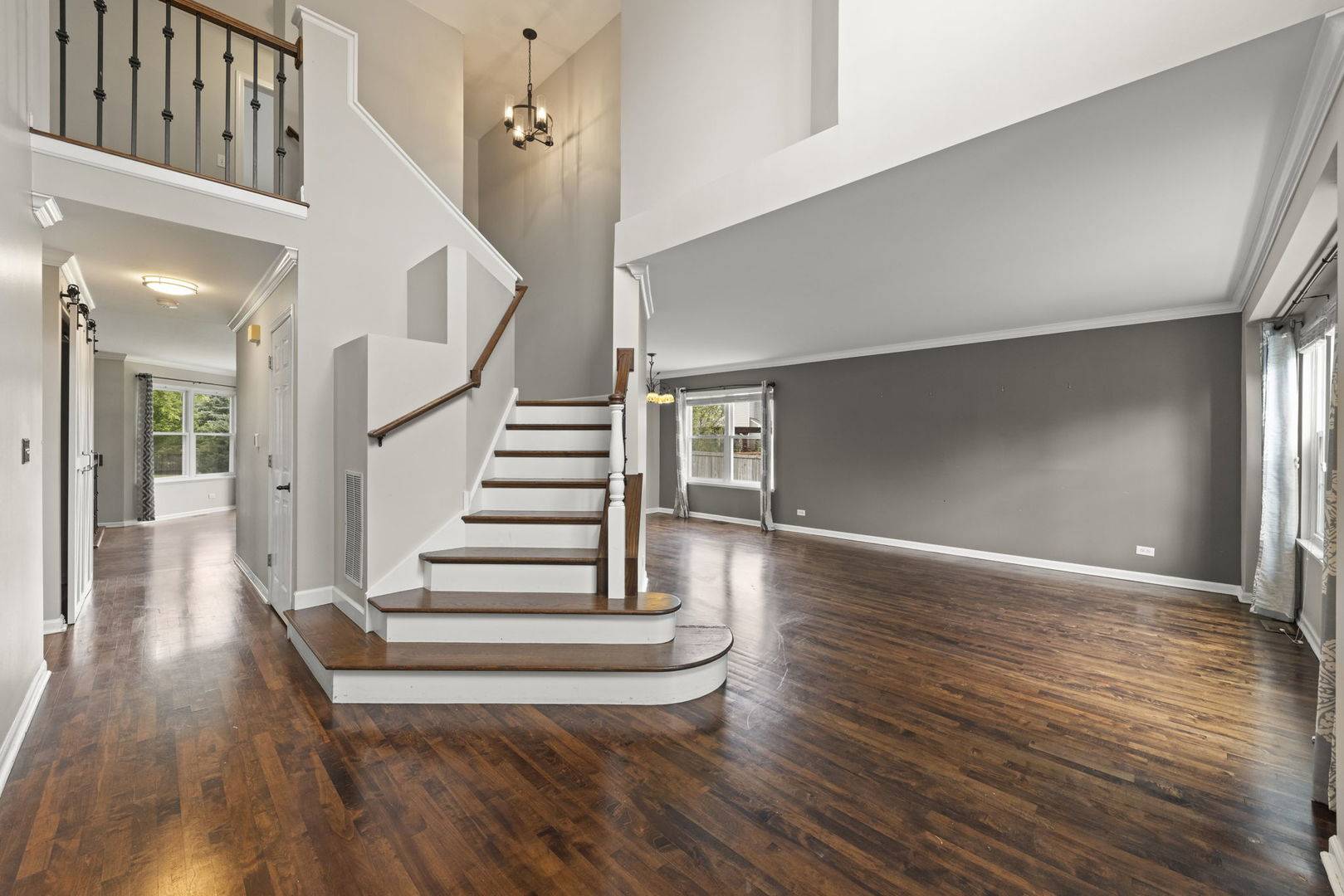 808 Livingston CT, Naperville, IL 60540