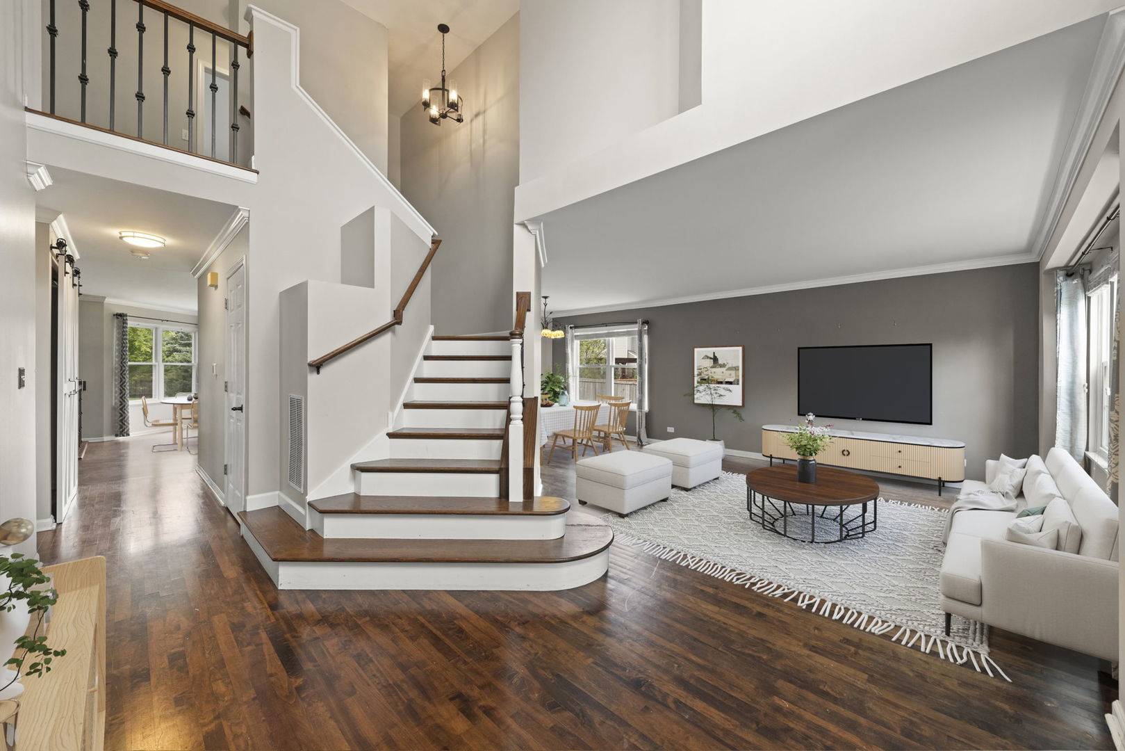 808 Livingston CT, Naperville, IL 60540