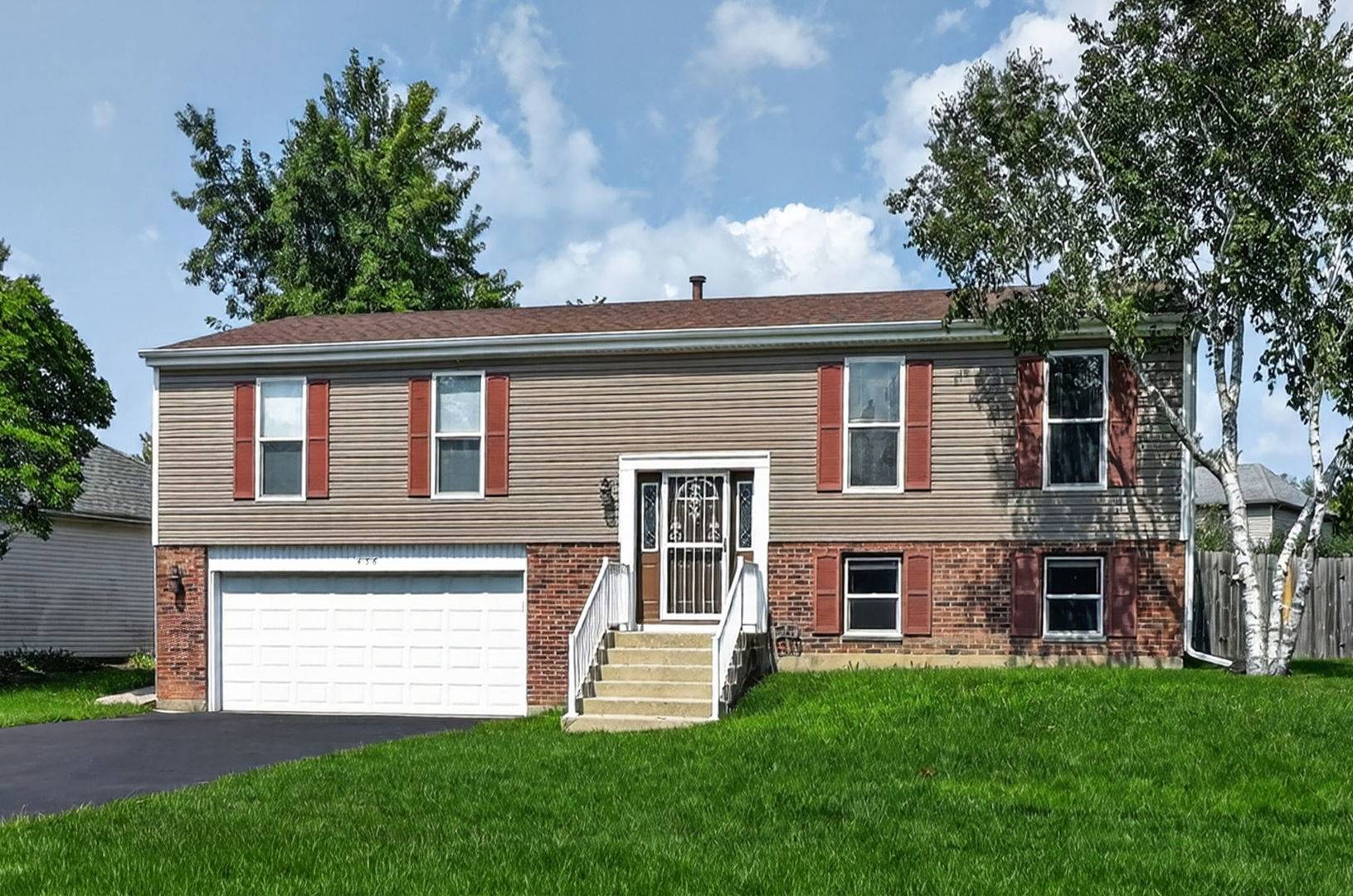 436 Fordham PL, Roselle, IL 60172