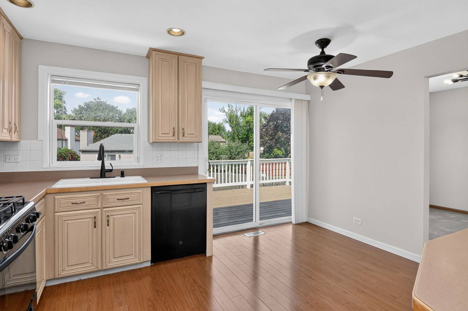 436 Fordham PL, Roselle, IL 60172