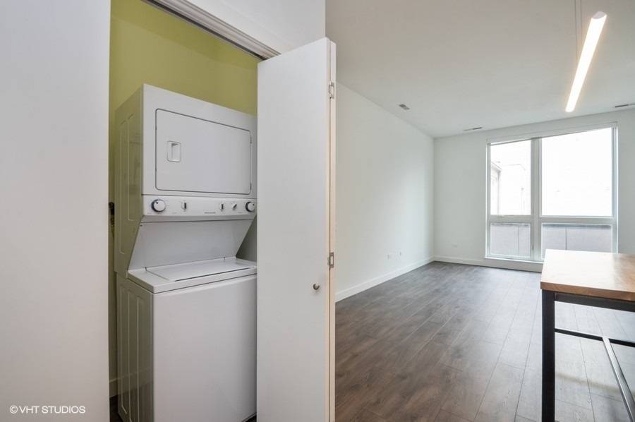 3418 N Lincoln AVE #205, Chicago, IL 60657