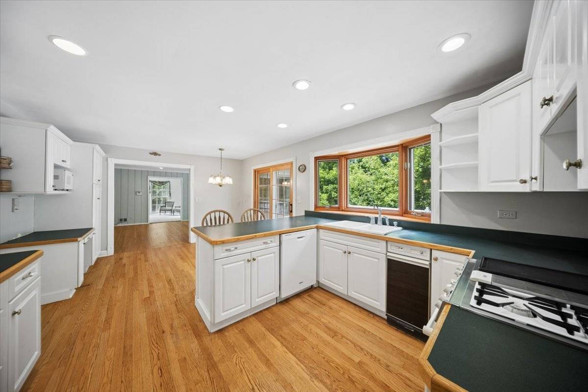 132 Wagon Wheel LN, Barrington, IL 60010