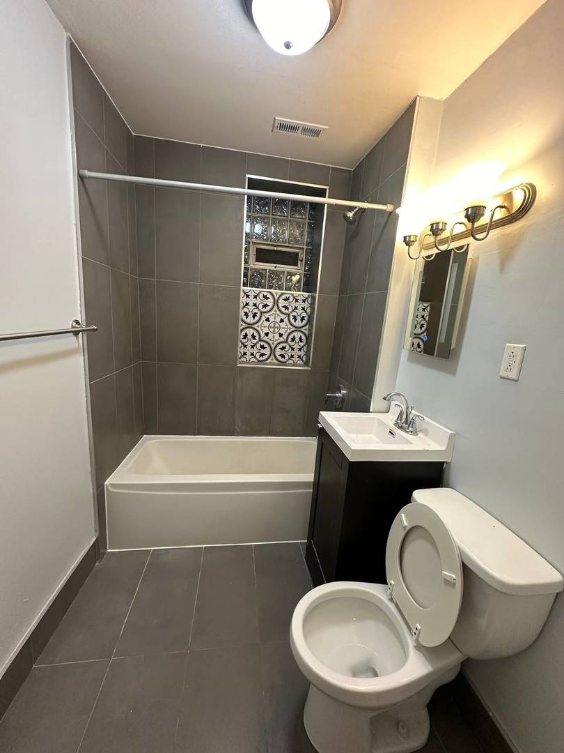 2606 W Le Moyne ST #2, Chicago, IL 60622