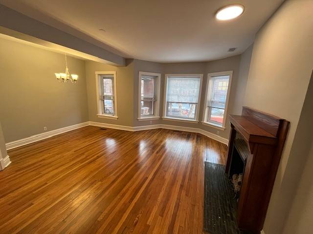 926 W Belle Plaine AVE #1W, Chicago, IL 60613