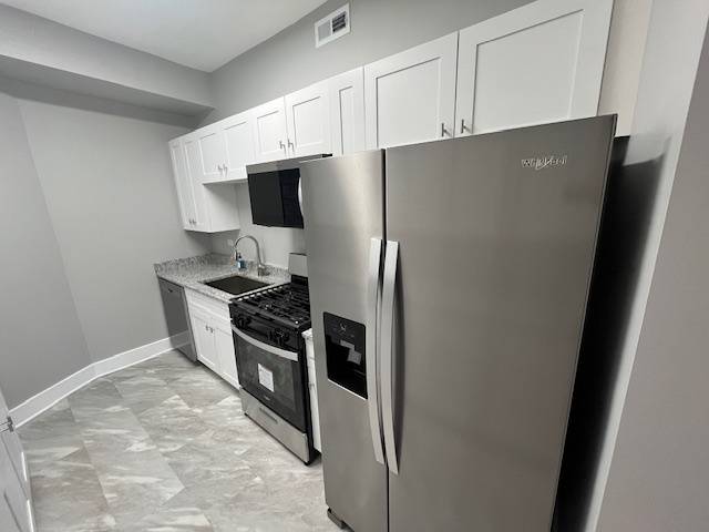 926 W Belle Plaine AVE #1W, Chicago, IL 60613