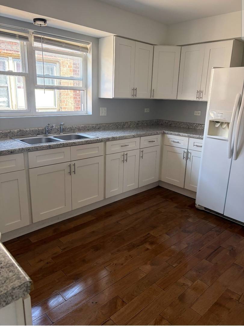 7816 S Kingston AVE #2, Chicago, IL 60649