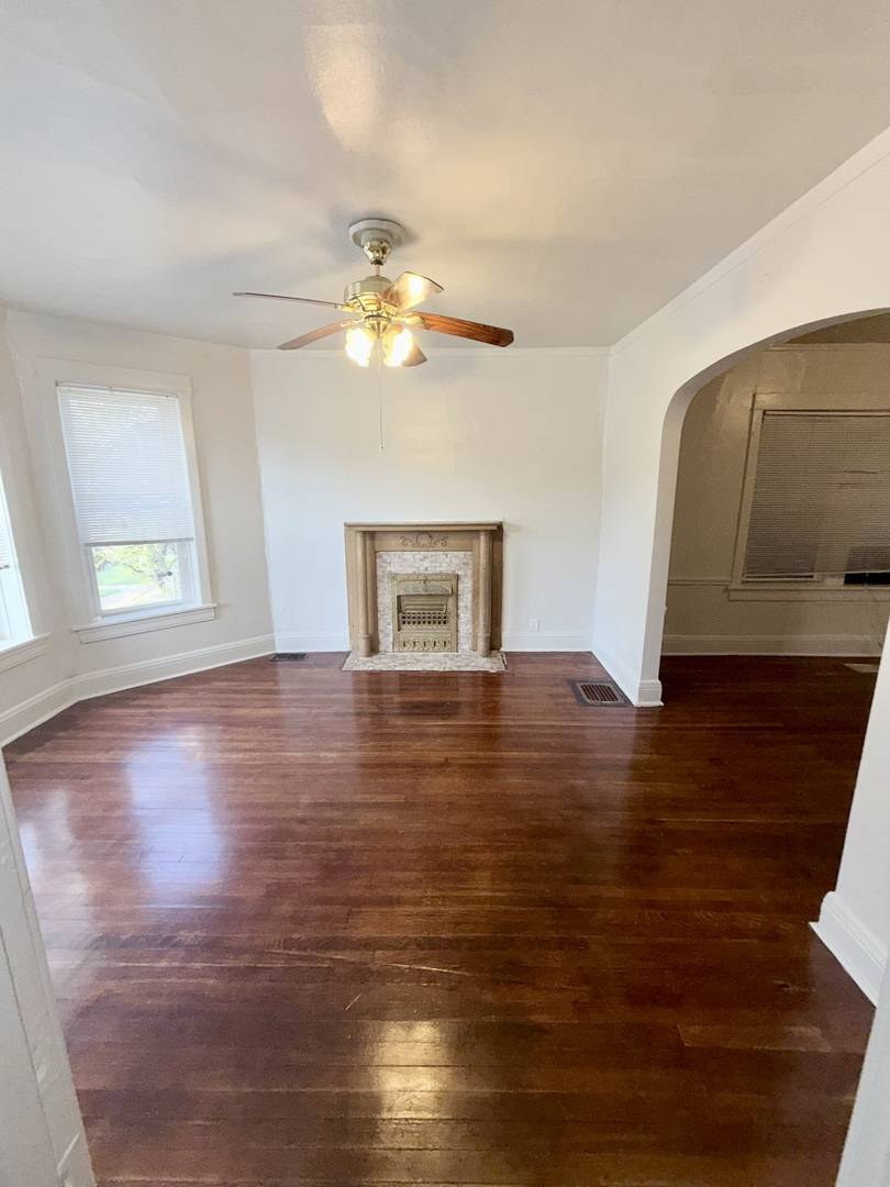57 Chicago AVE #1, Oak Park, IL 60302
