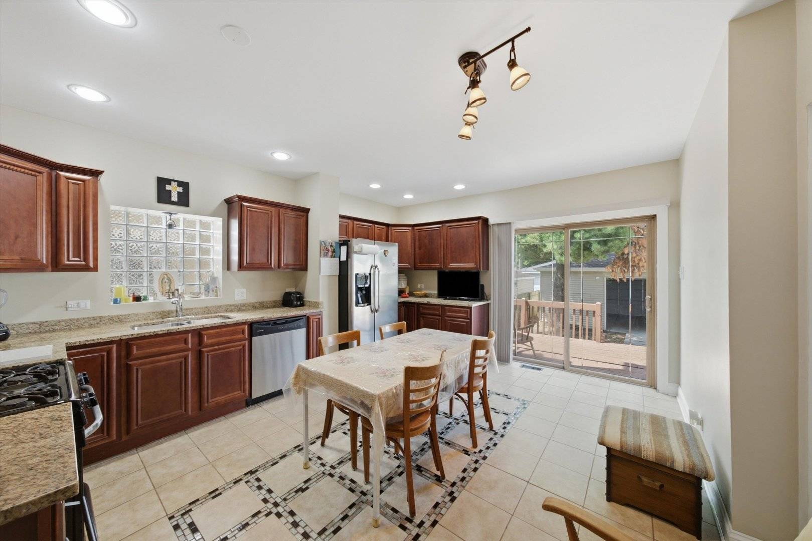 6707 31st ST, Berwyn, IL 60402