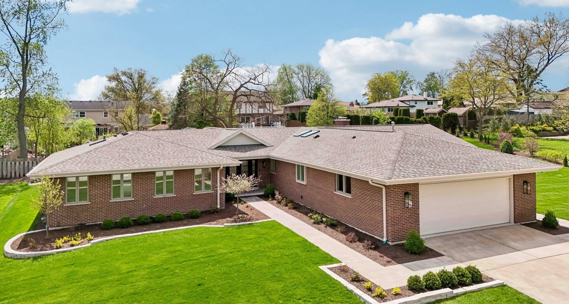 9019 W Sierra LN, Palos Hills, IL 60465