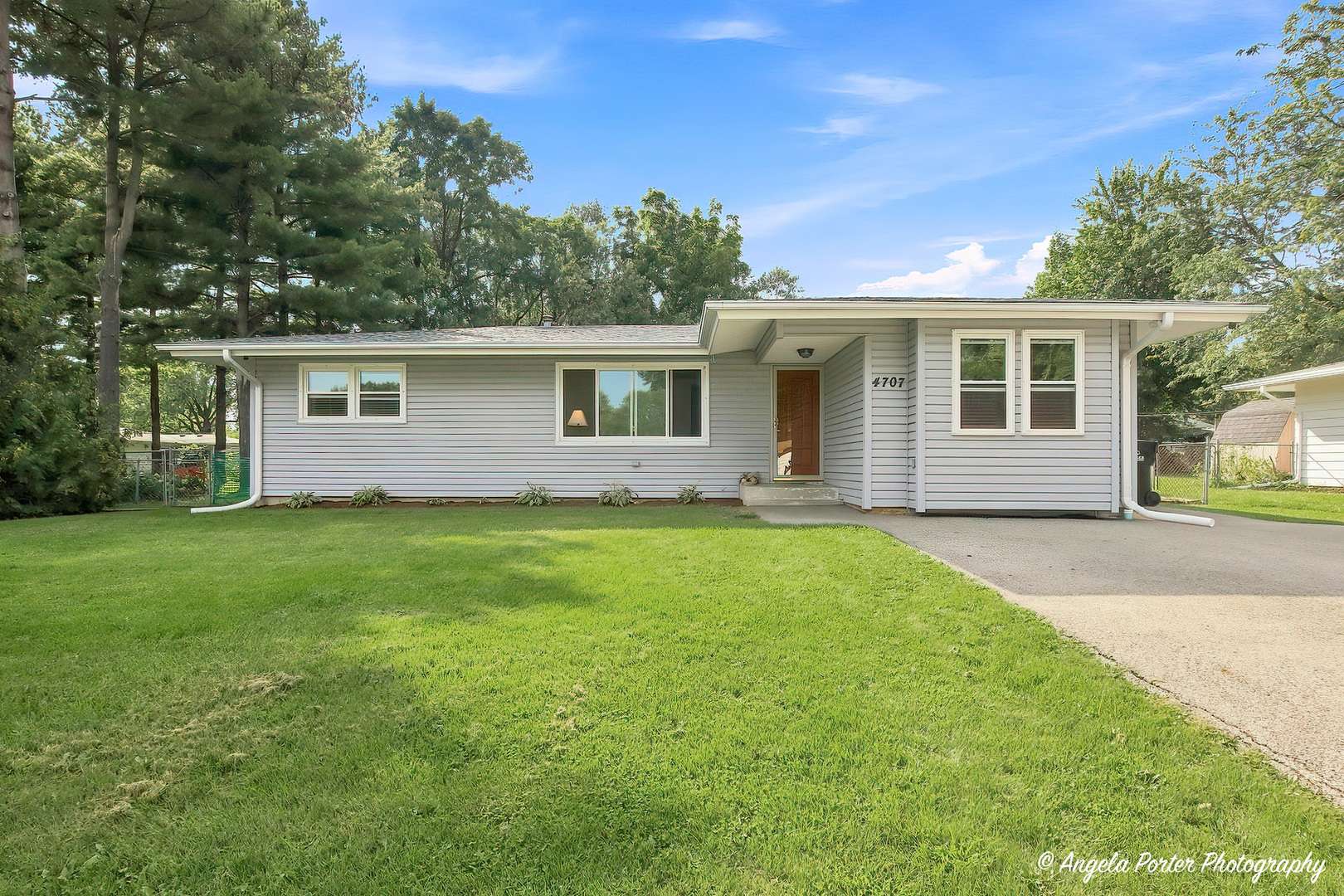 4707 William ST, Mchenry, IL 60051