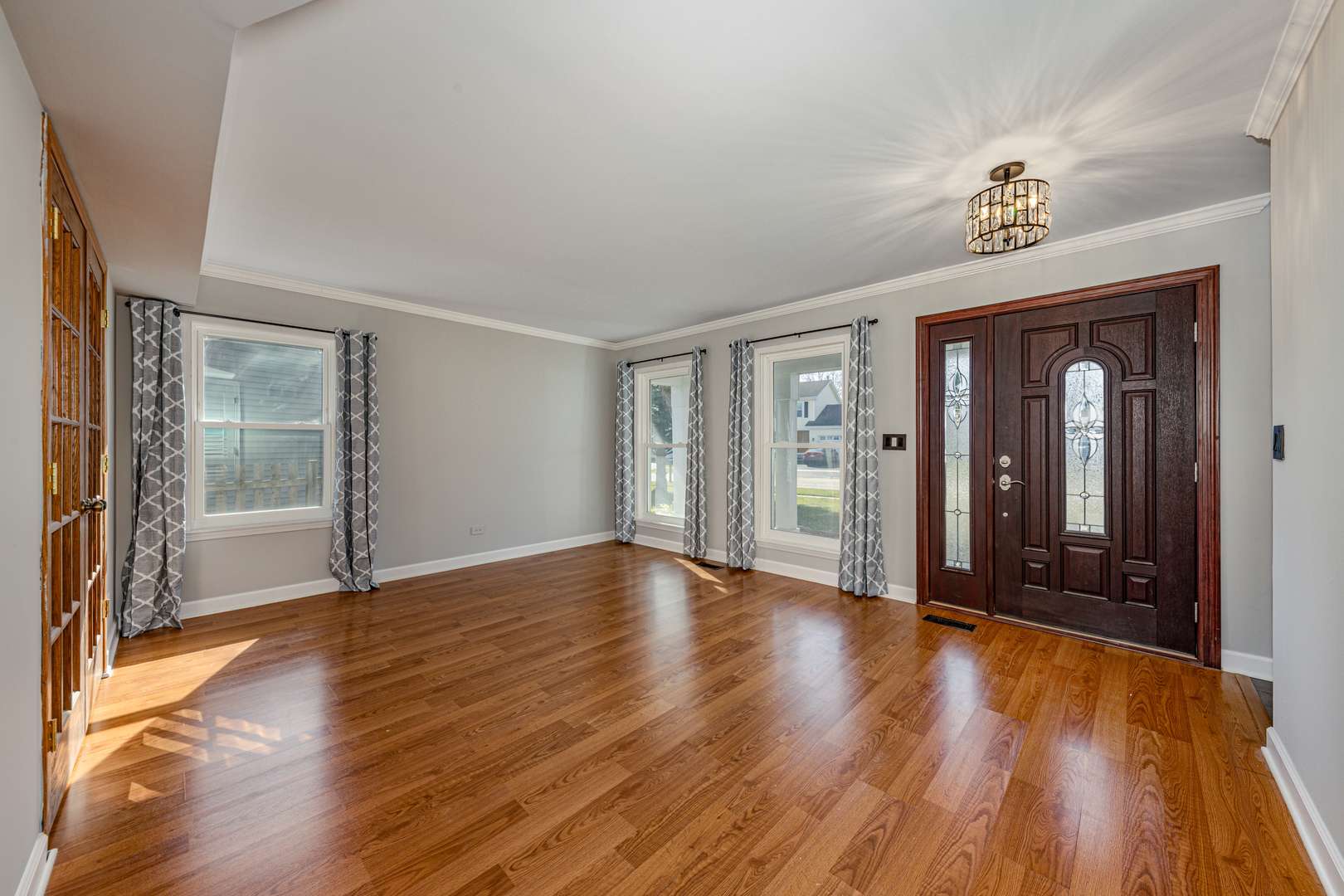 617 Lakewood Farms DR, Bolingbrook, IL 60490