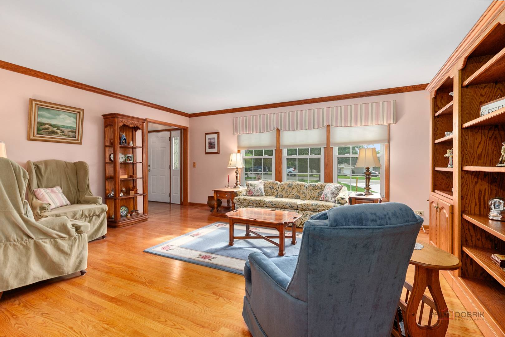 831 Jefferson DR, Lindenhurst, IL 60046