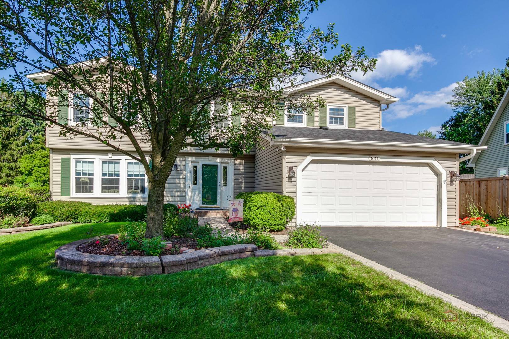 831 Jefferson DR, Lindenhurst, IL 60046