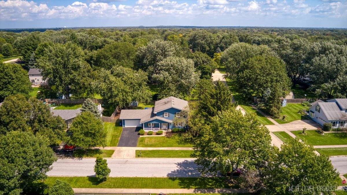 2308 Flambeau DR, Naperville, IL 60564