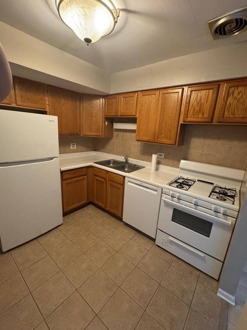 1477 Winslowe DR #102, Palatine, IL 60074