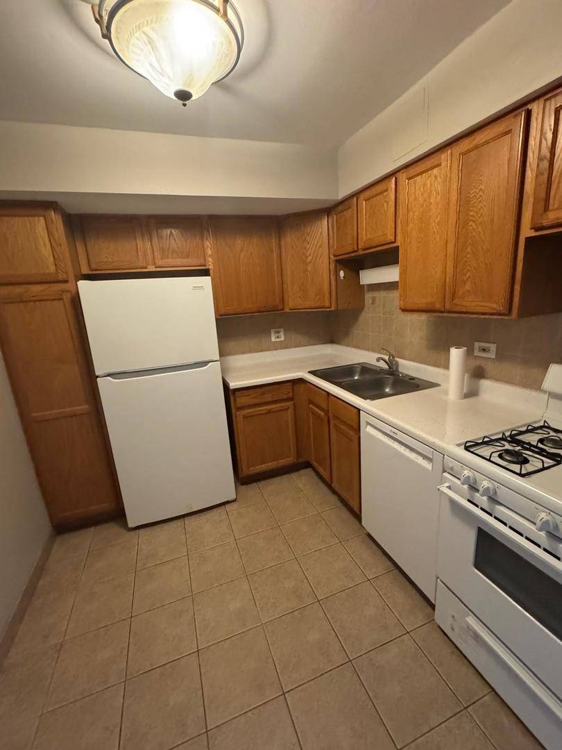 1477 Winslowe DR #102, Palatine, IL 60074