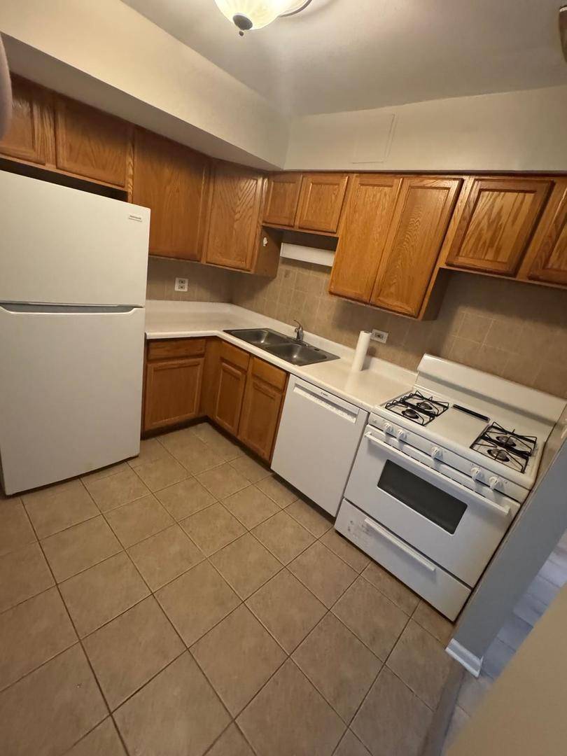 1477 Winslowe DR #102, Palatine, IL 60074