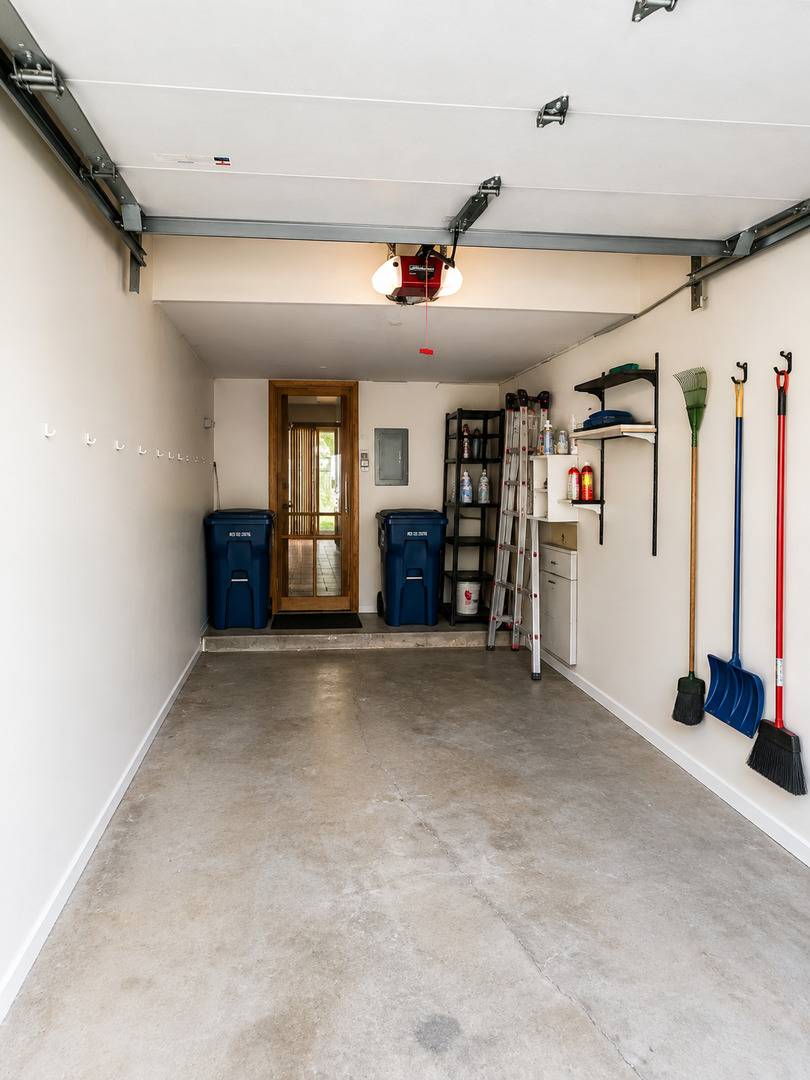 727 Whitesail DR #727, Schaumburg, IL 60194