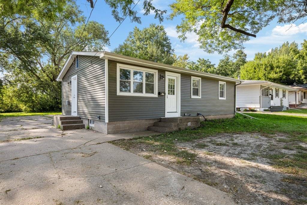 3210 N MARQUETTE ST, Davenport, IA 52806