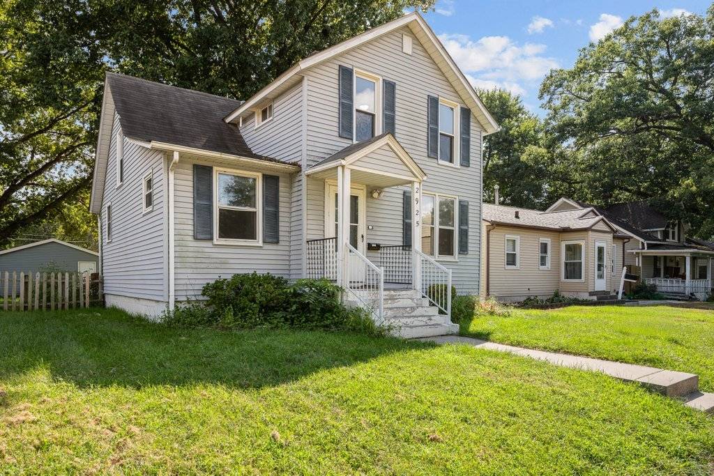 2925 BELLEVUE AVE, Bettendorf, IA 52722