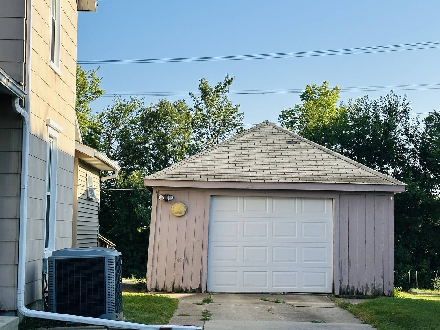 638 W Ringold, Freeport, IL 61032