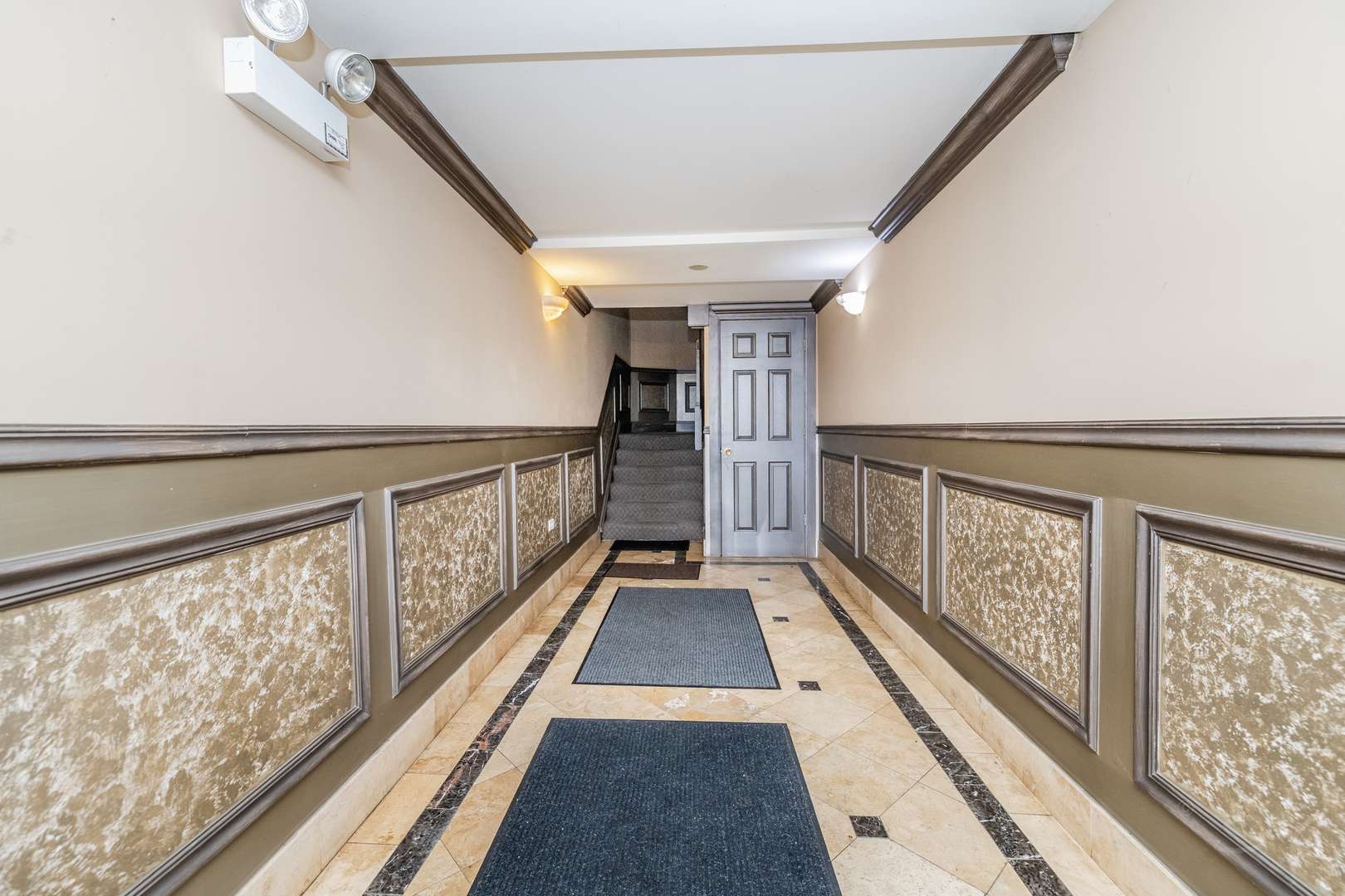 1367 E 64th ST #2, Chicago, IL 60637