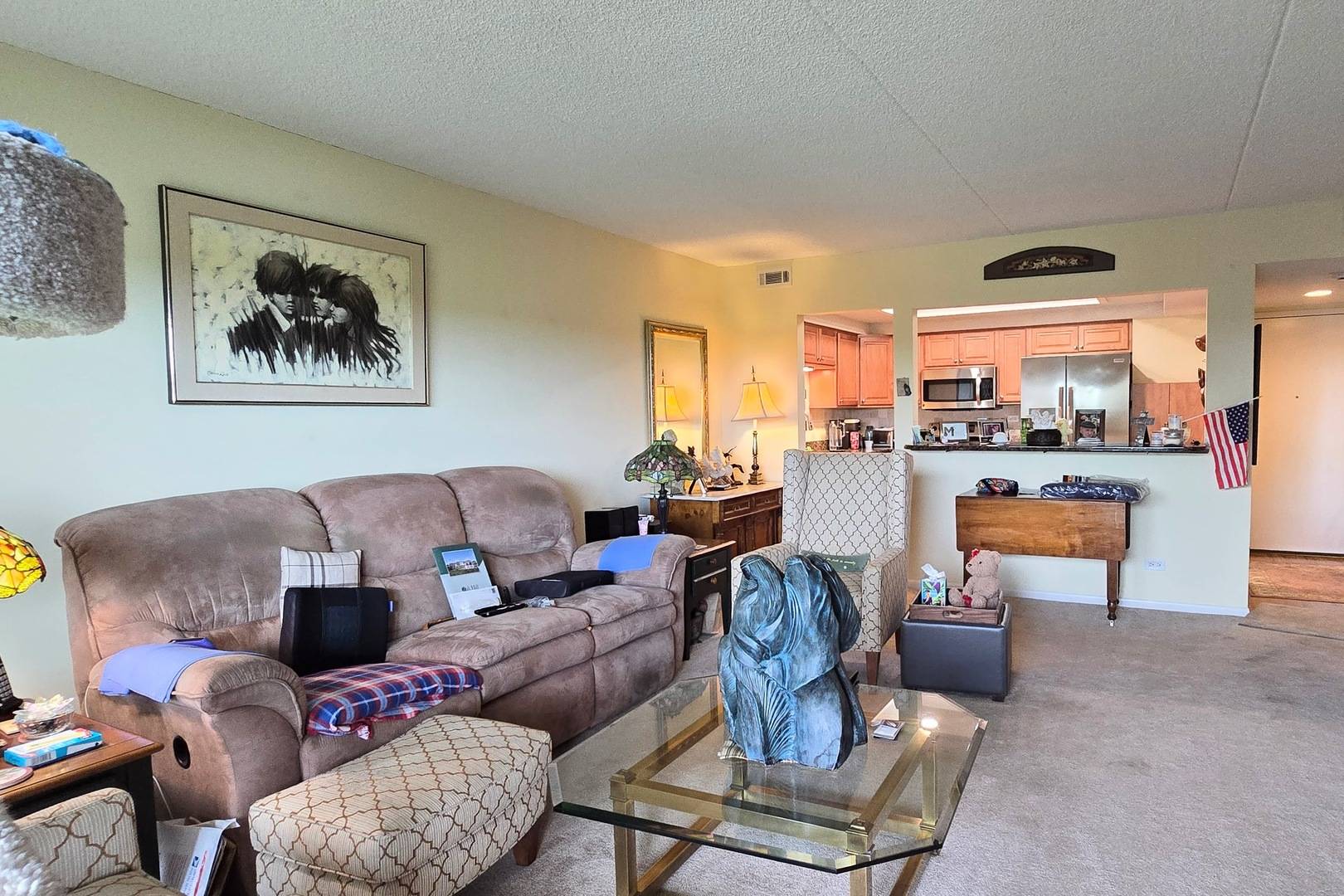 690 Chandler RD #408, Gurnee, IL 60031