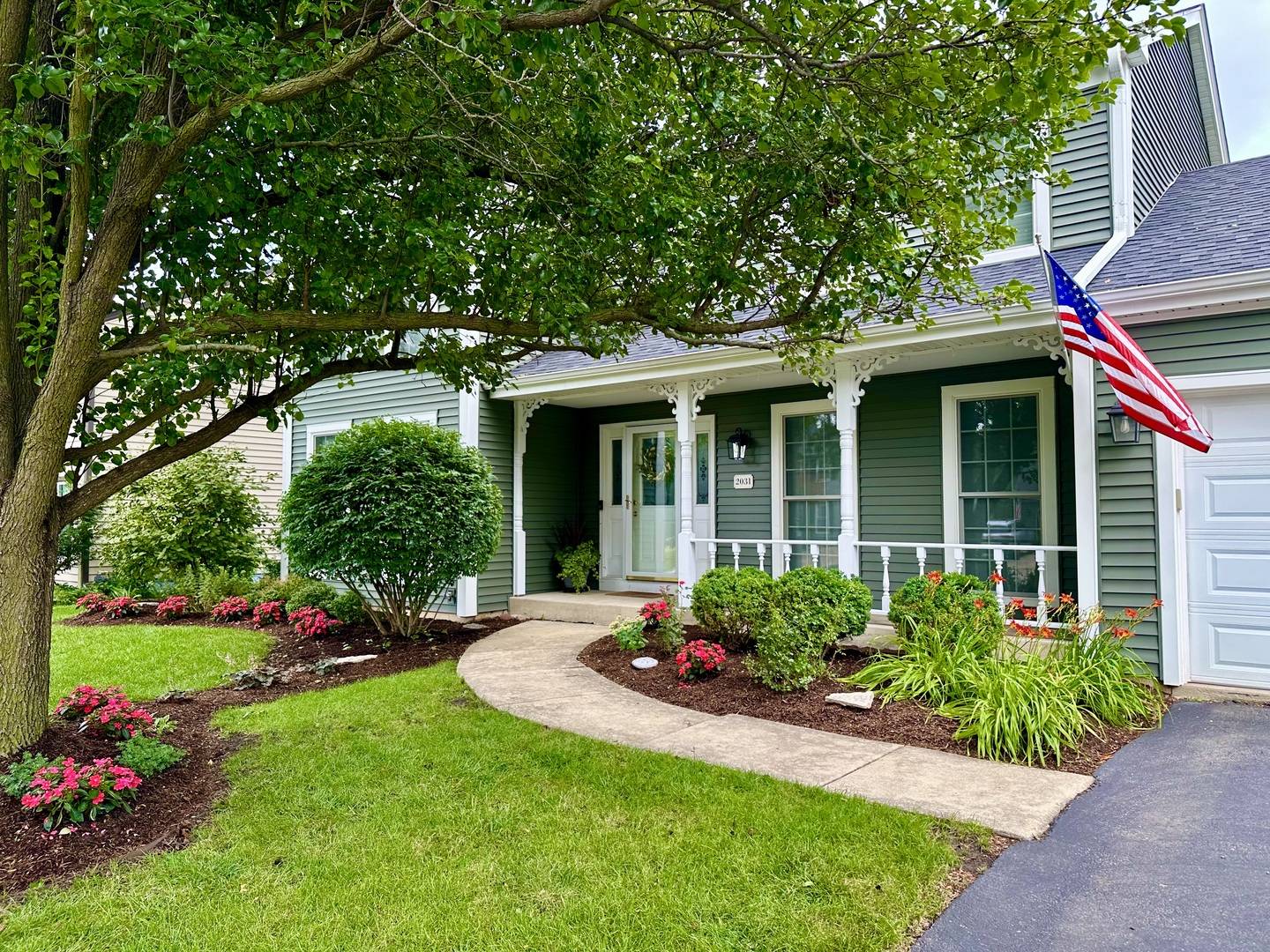 2031 Burnham PL, Wheaton, IL 60189