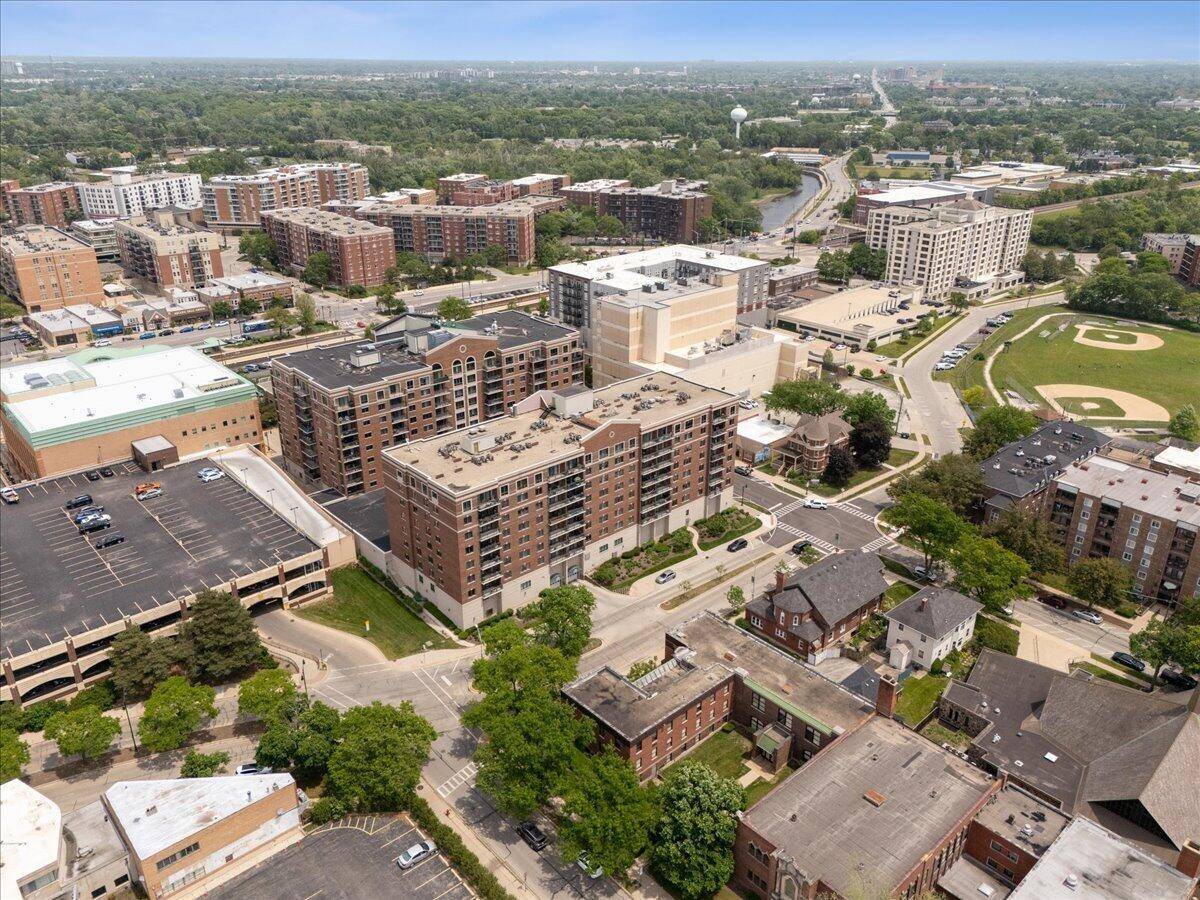 770 Pearson ST #802, Des Plaines, IL 60016