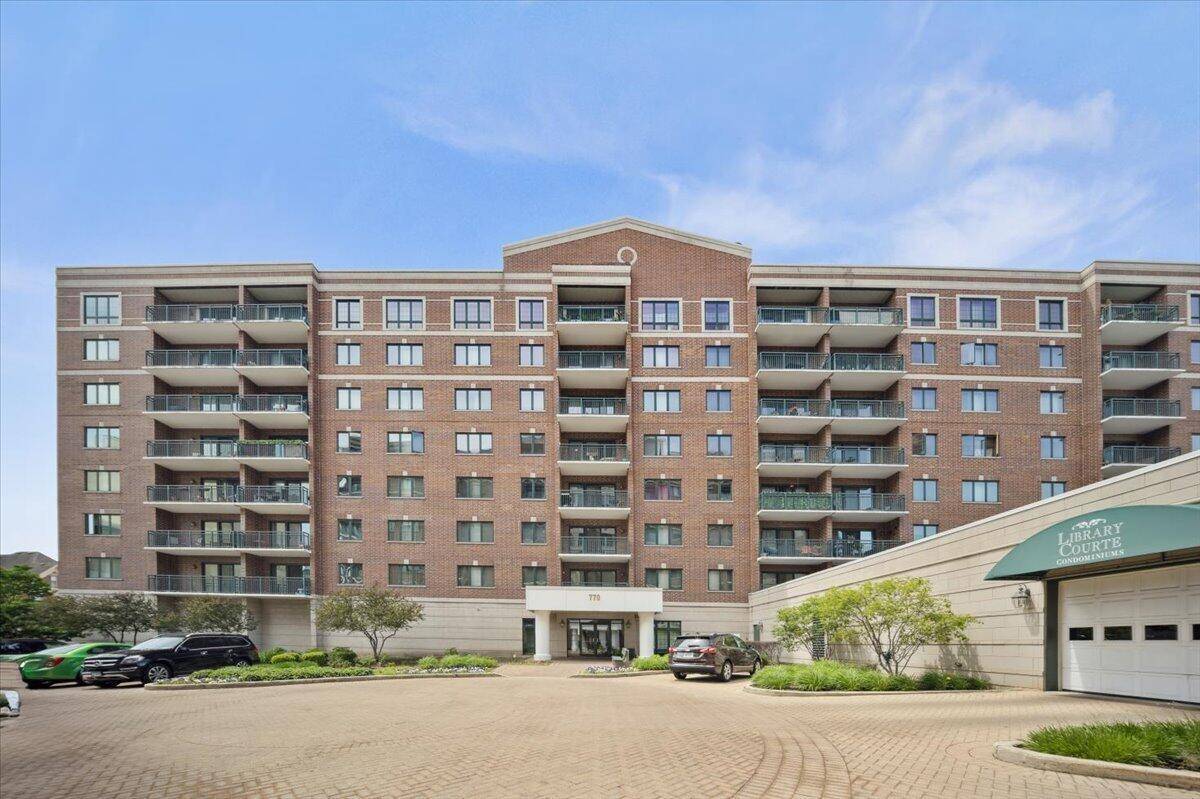 770 Pearson ST #802, Des Plaines, IL 60016