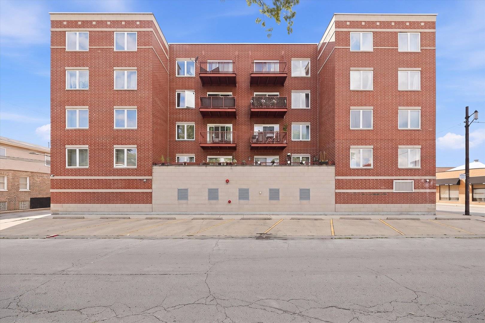 6238 W 26TH ST #503, Berwyn, IL 60402