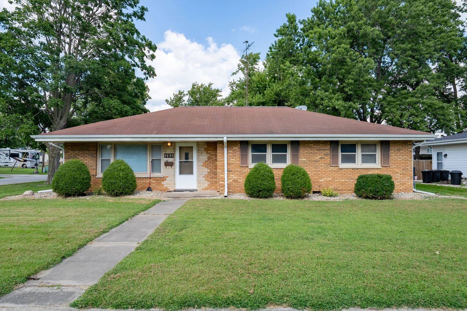 203 E Bullard ST, Forrest, IL 61741