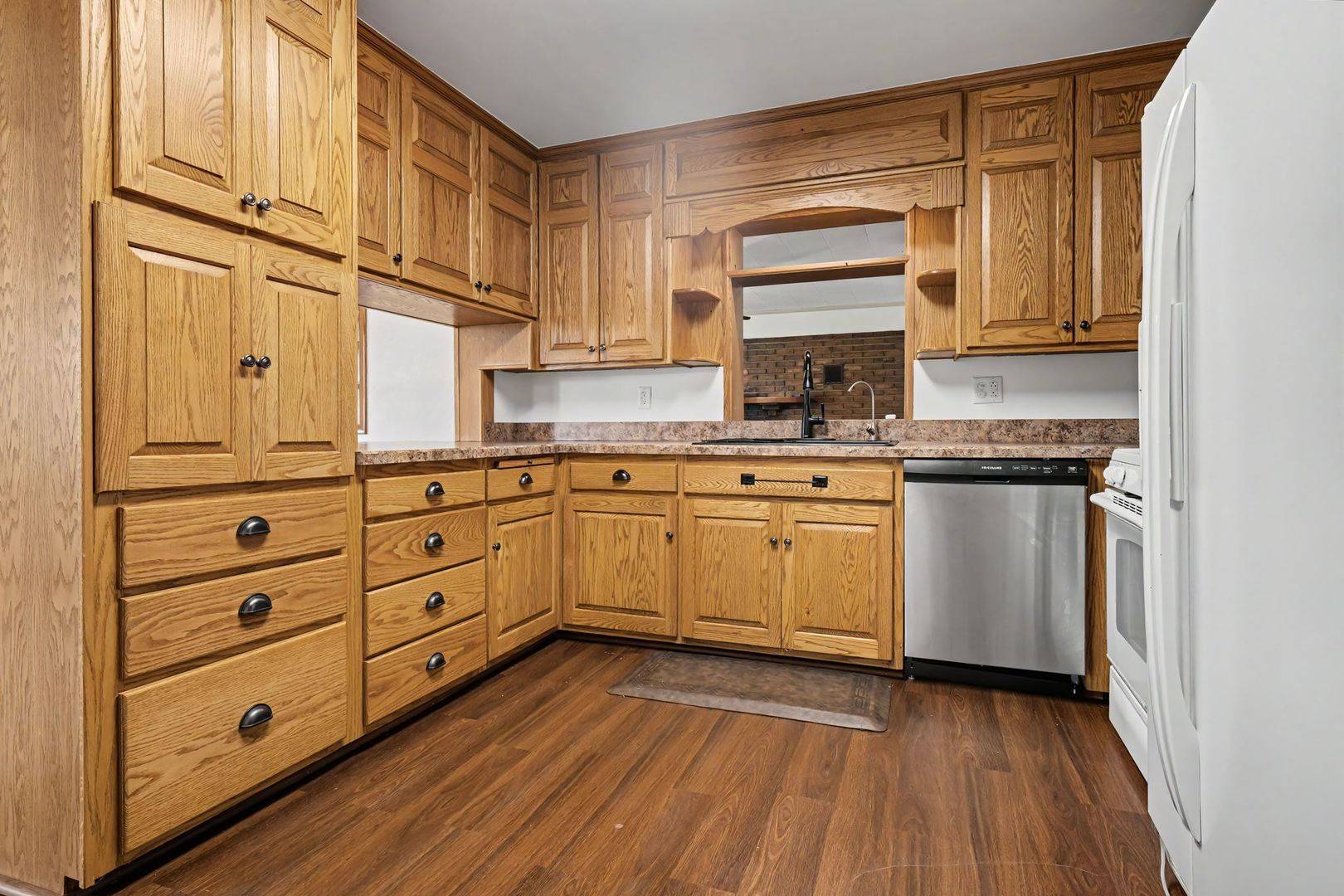 203 E Bullard ST, Forrest, IL 61741