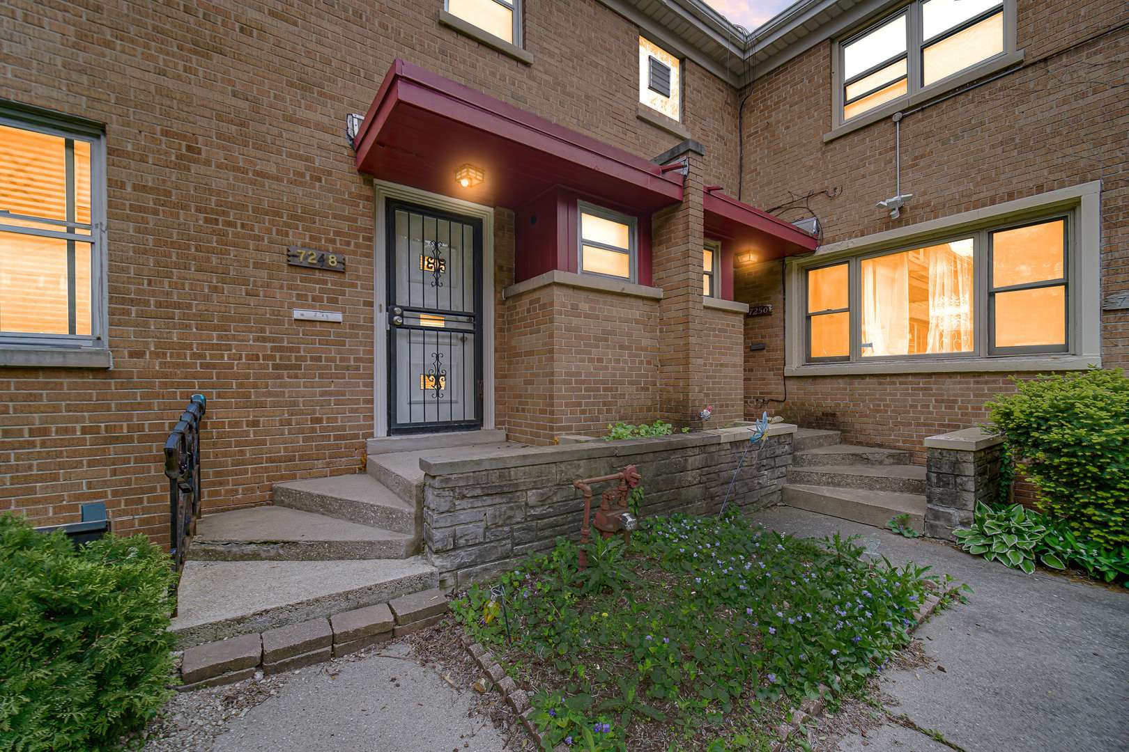 7248 N Ridge BLVD, Chicago, IL 60645