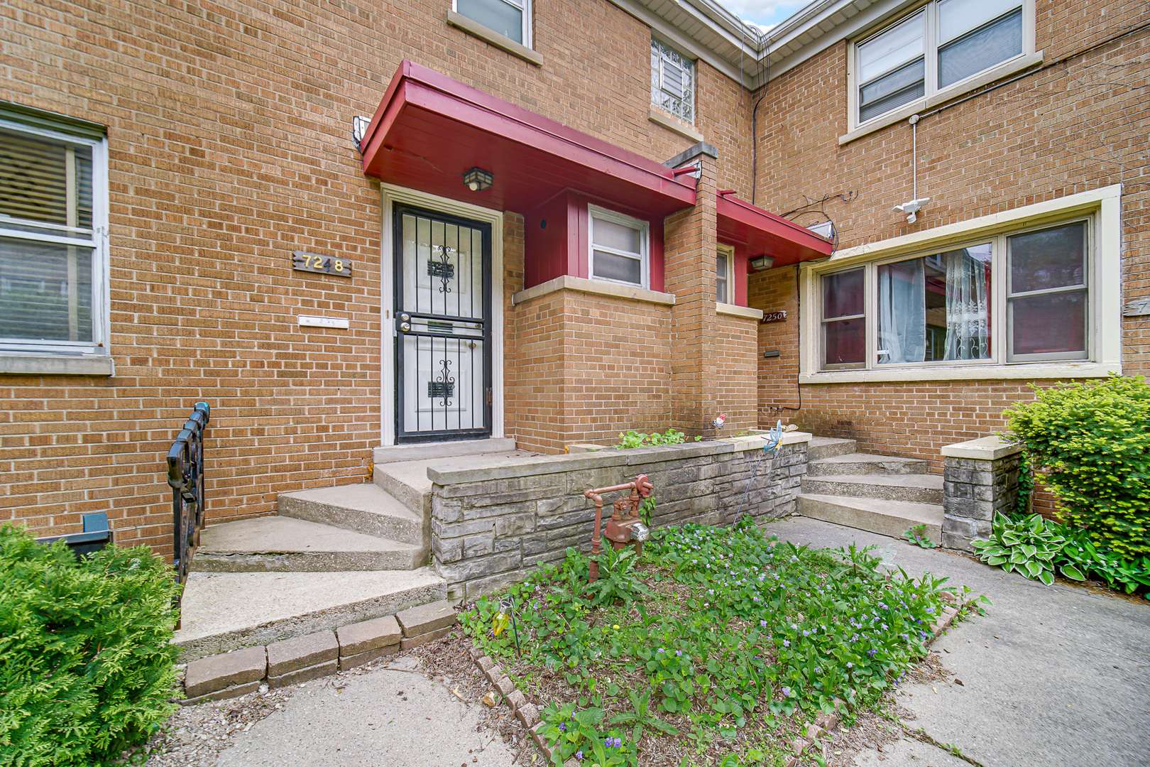 7248 N Ridge BLVD, Chicago, IL 60645