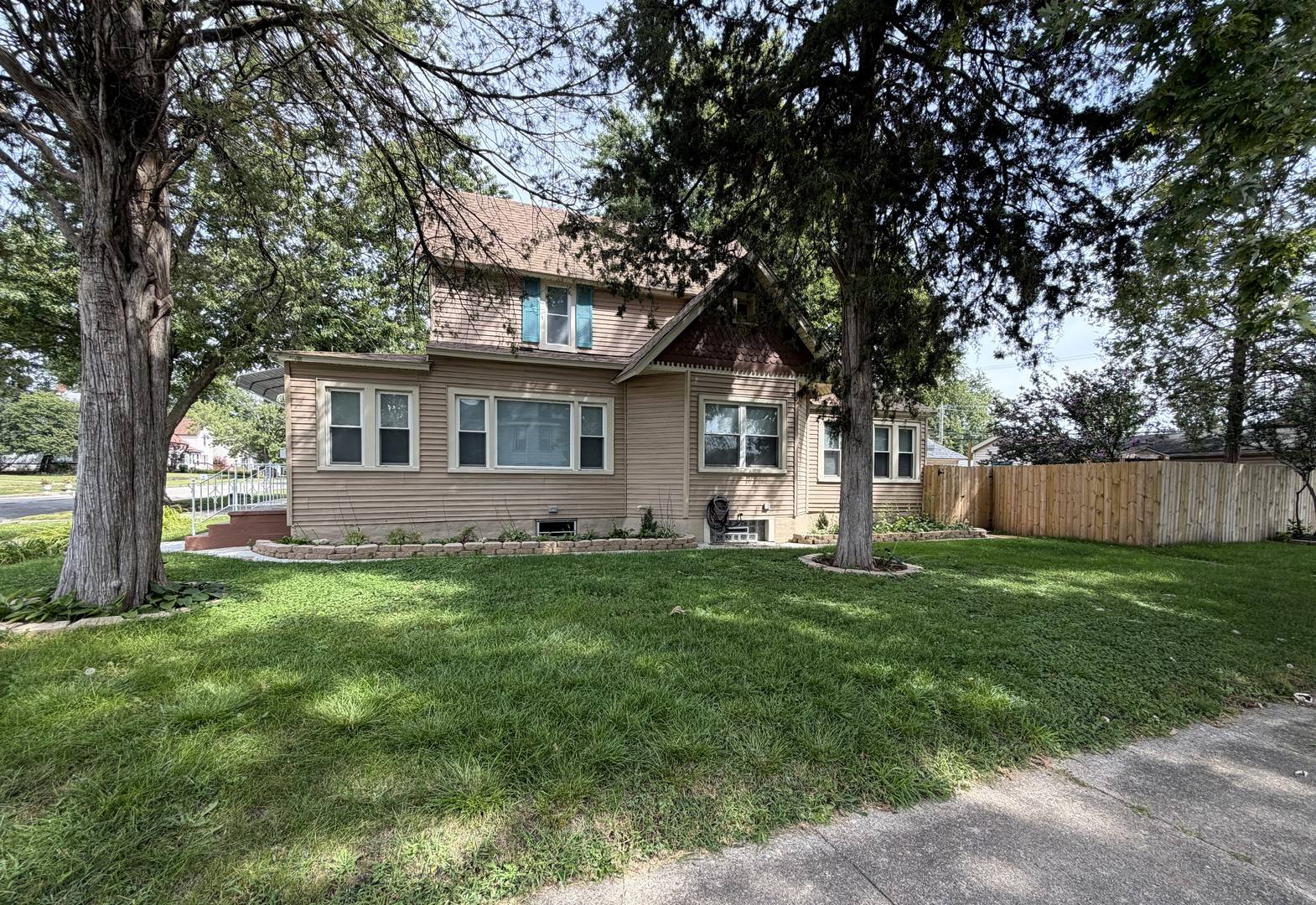 412 N Grand AVE, Bradley, IL 60915