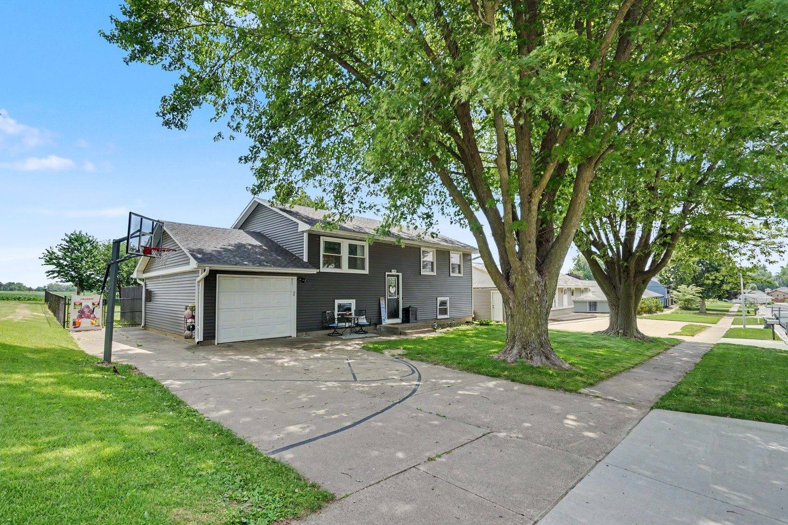 1701 Springdale DR #0, Clinton, IA 52732