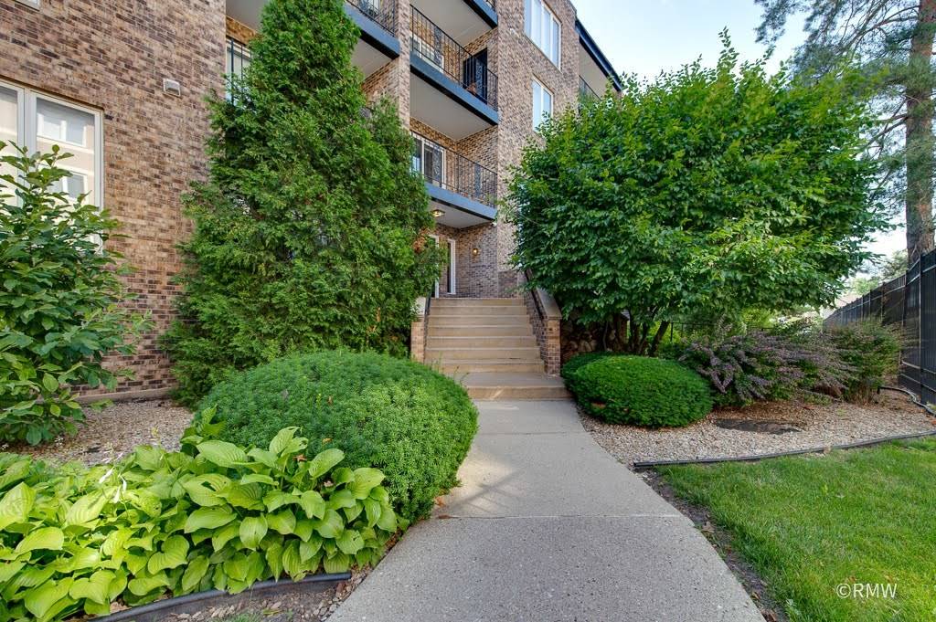 467 Hiawatha TRL #106, Wood Dale, IL 60191
