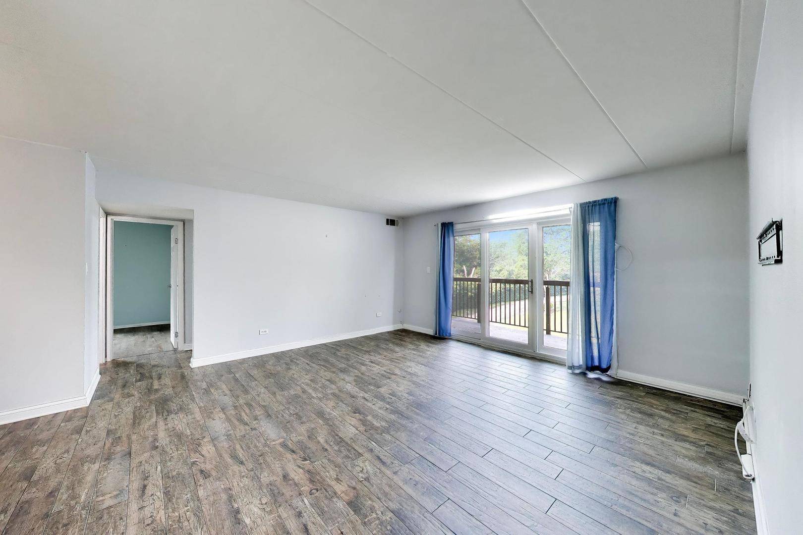 6443 Clarendon Hills RD #301C, Willowbrook, IL 60527