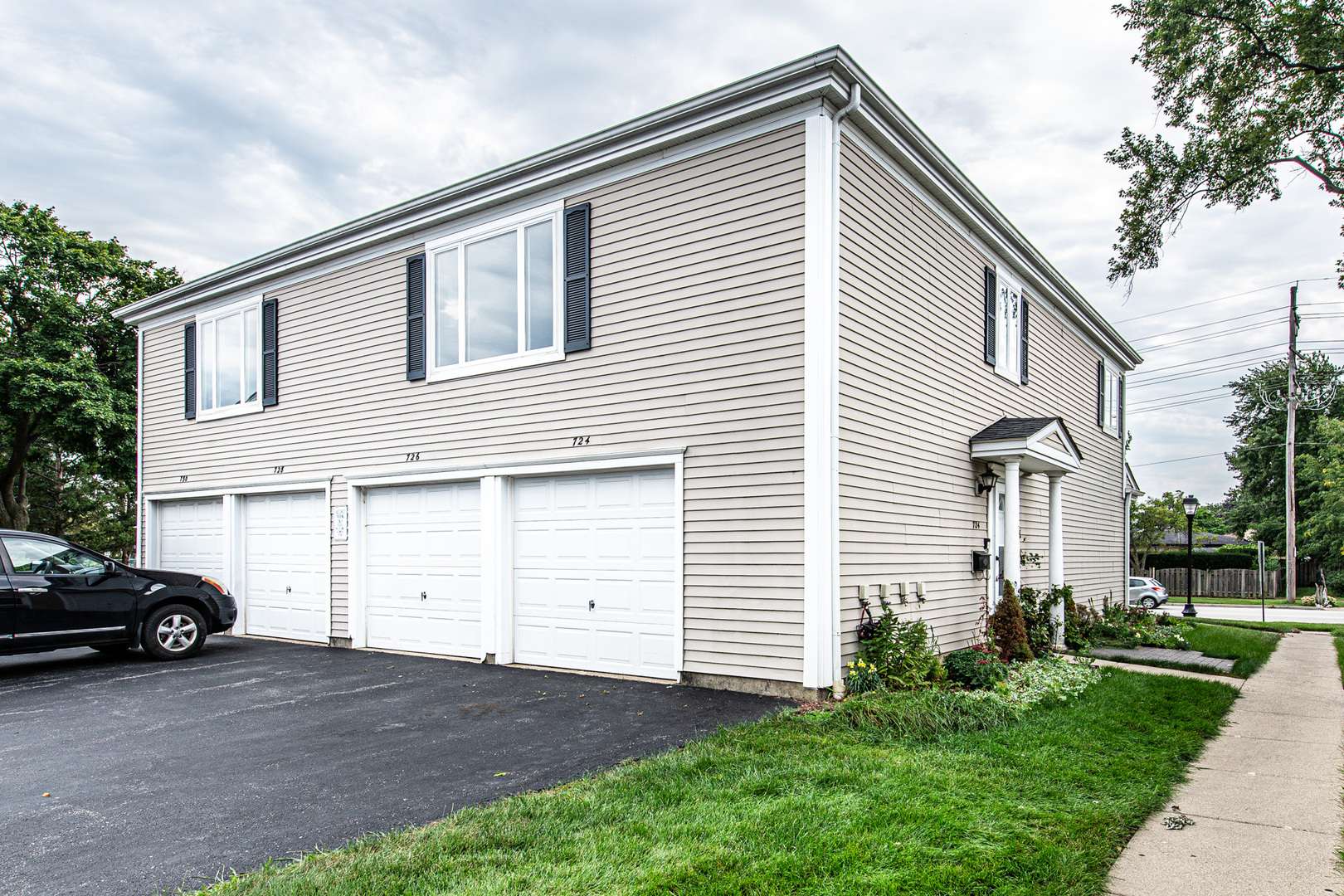 724 E Old Willow RD #104D, Prospect Heights, IL 60070